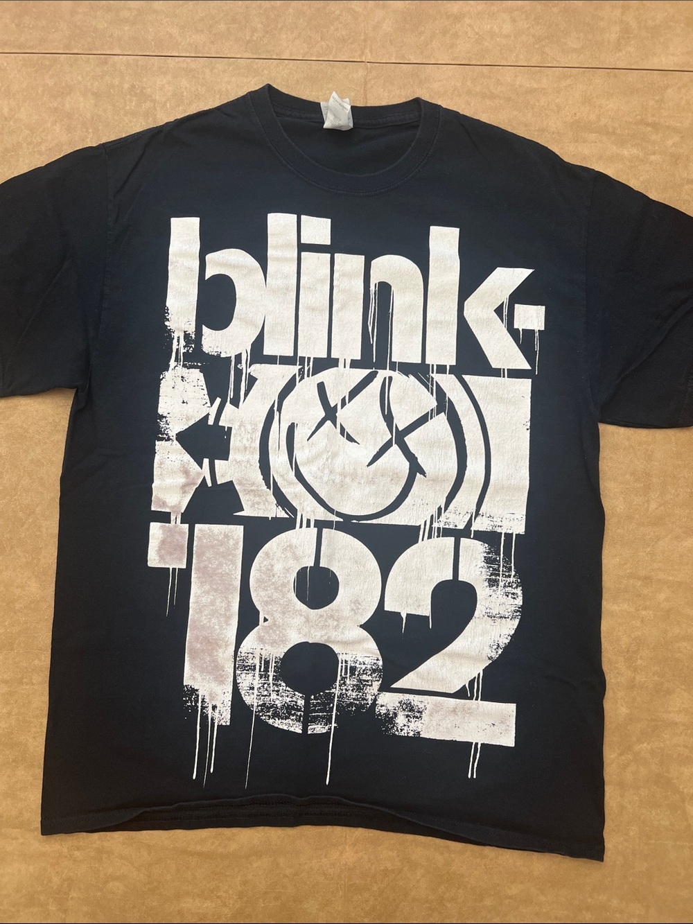 blink-182 Black Graphic T-Shirt Men’s Large Band Tee